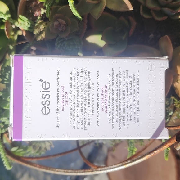 essie No Chips Ahead Clear Top Coat - chip-resistant - 0.46 fl oz - Picture 4 of 6